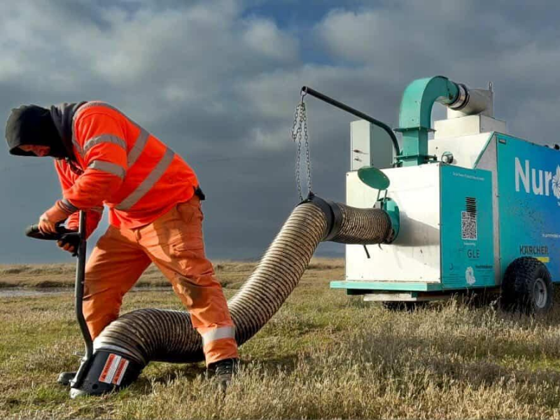 Clearing bio-beads at RHNR © Josh Beech