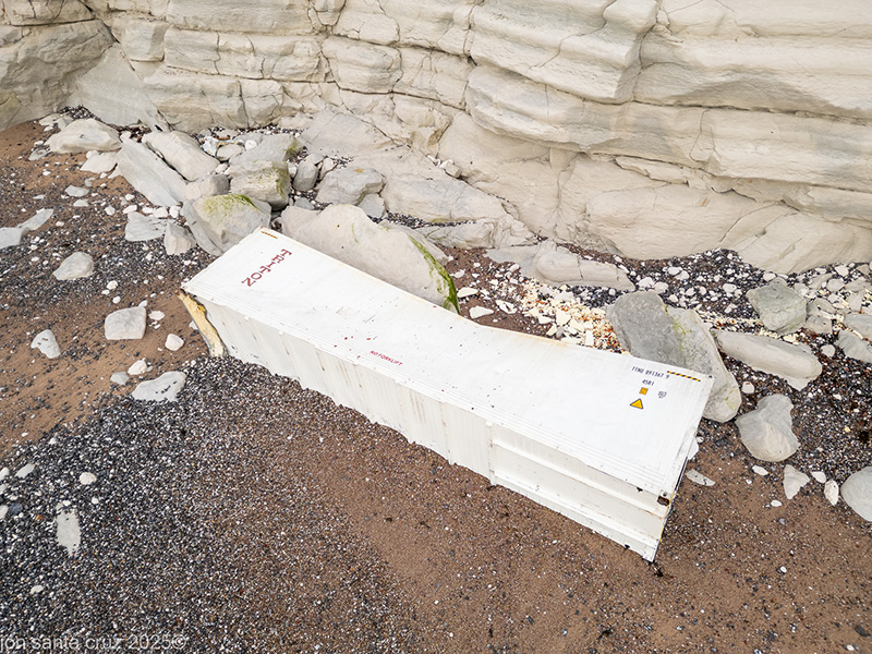 Container spills and coastal clean-ups