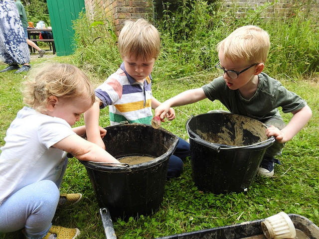Crawley - Tilgate Park Nature Tots - Thursdays (Age 3-5) - (16/03/2023)